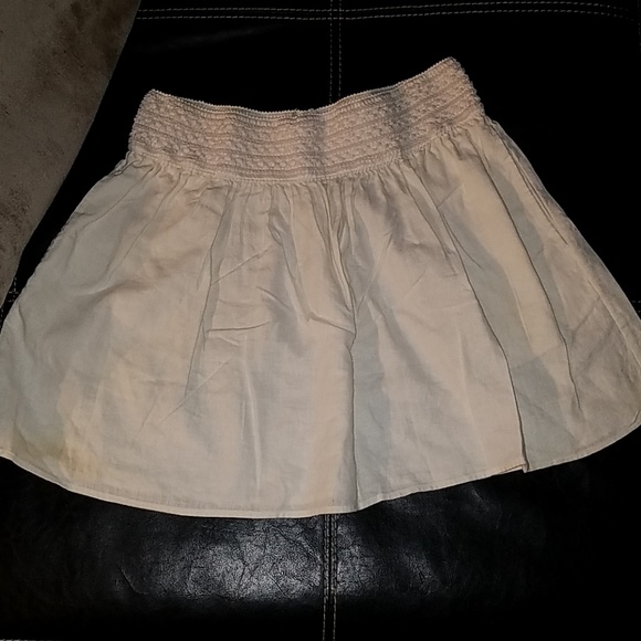 J. Crew Dresses & Skirts - J. CREW Cream Linen Skirt w/Pockets